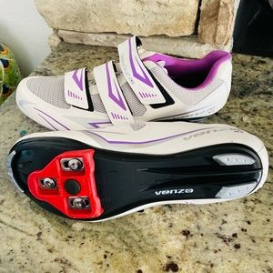 Nearly Brand New Venzo Cycling Shoes with Delta Clips